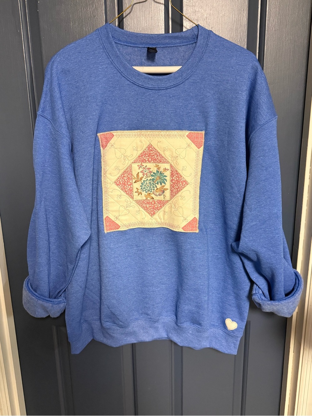 Gildan Blue Crewneck Sweatshirt with Floral vintage quilt block